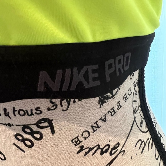 Nike Dri-Fit Women's Neon Yellow and Black Sports Bra, size large, EUC, running - Picture 4 of 5